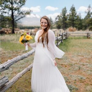 Meet your Posher, Becky! ✌️